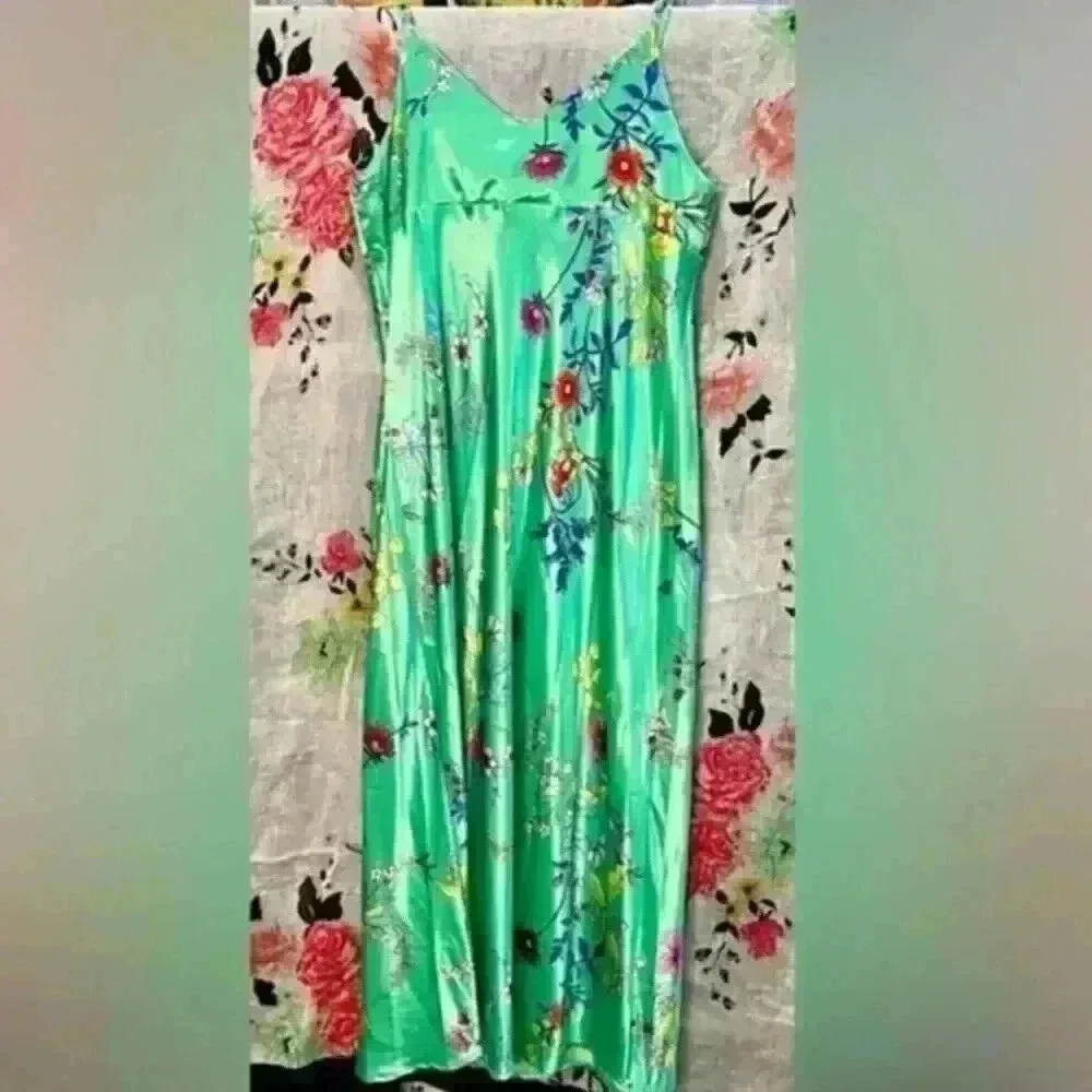 Emma & Michelle Satin Spaghetti Strap Slip Floral Dress size Medium - Picture 2 of 7